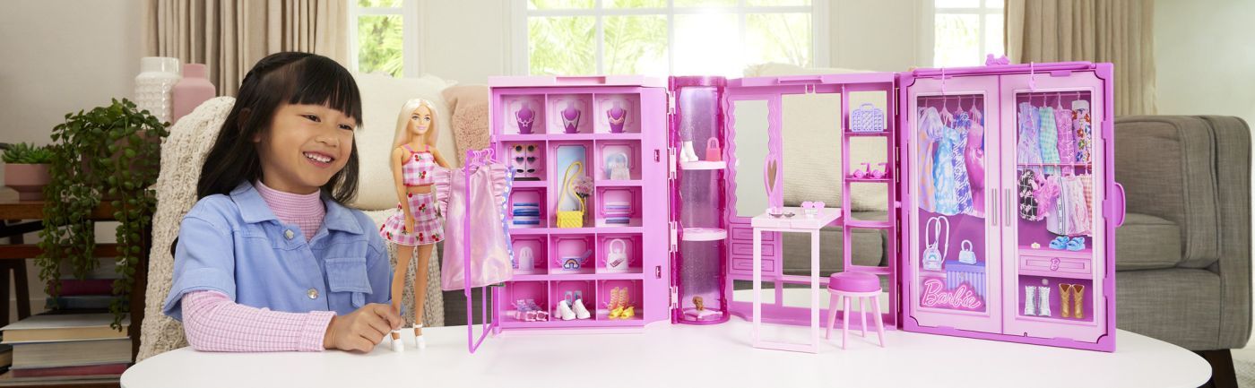Barbie dulapul de vis a lui Barbie - Publisol.ro