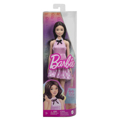 Barbie papusa Barbie fashionistas bruneta cu rochie roz in carouri - Publisol.ro