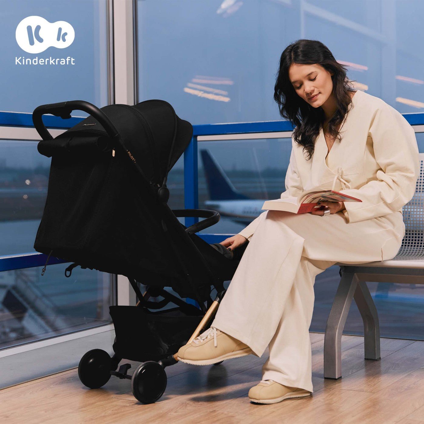 Carucior sport Kinderkraft pilot 2, 0 - 22 kg, midnight black - Publisol.ro