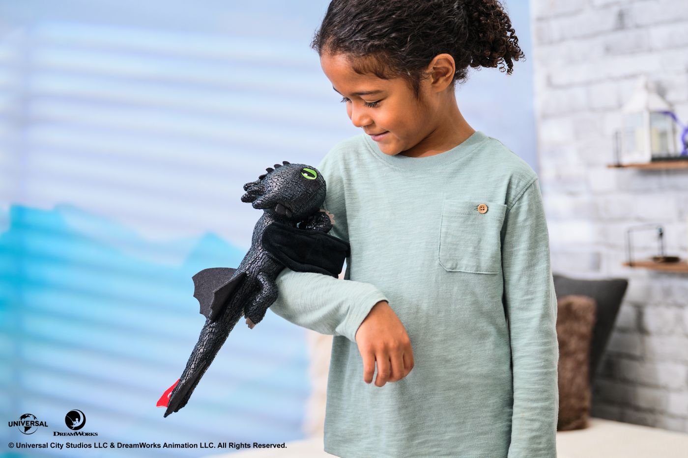 Cum sa iti dresezi dragonul, Hug si Glide, Figurina Dragon Toothless - Publisol.ro