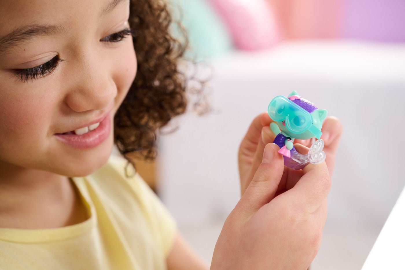 Gabbys Dollhouse Bobble Kitty Mercat si camera potiunilor - Publisol.ro