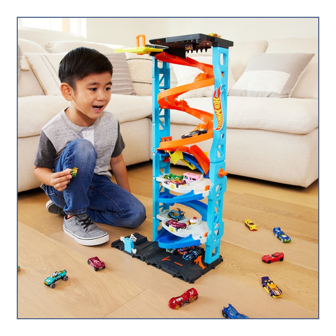 Hot Wheels city turnul de curse - Publisol.ro