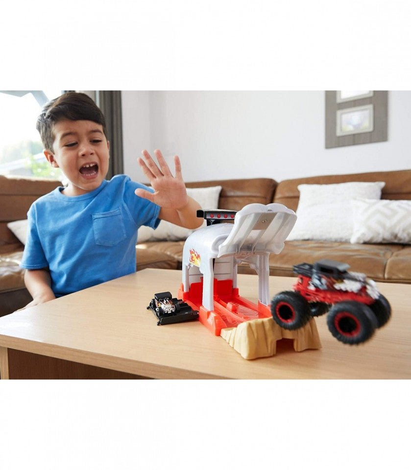 Hot Wheels lansator monster truck craniul cu doua masinute - Publisol.ro