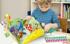 Joc creativ Stick N Play cu scene 3D si stickere repozitionabile - Animale Safari - Avenir