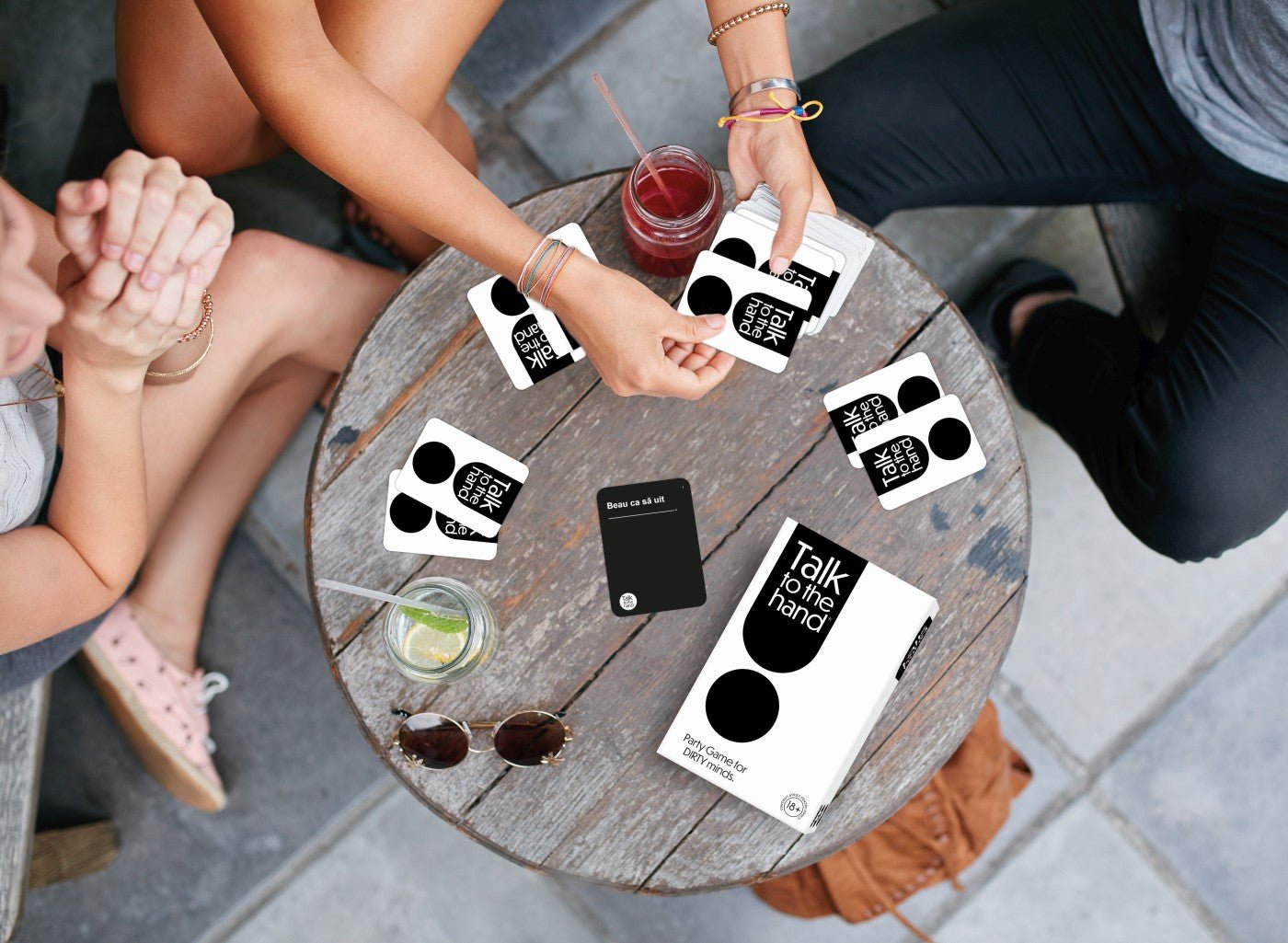 Joc de societate talk to the hand in limba romana - Publisol.ro