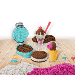 Kinetic Sand set inghetata si prajiturele colorate si parfumate - Publisol.ro
