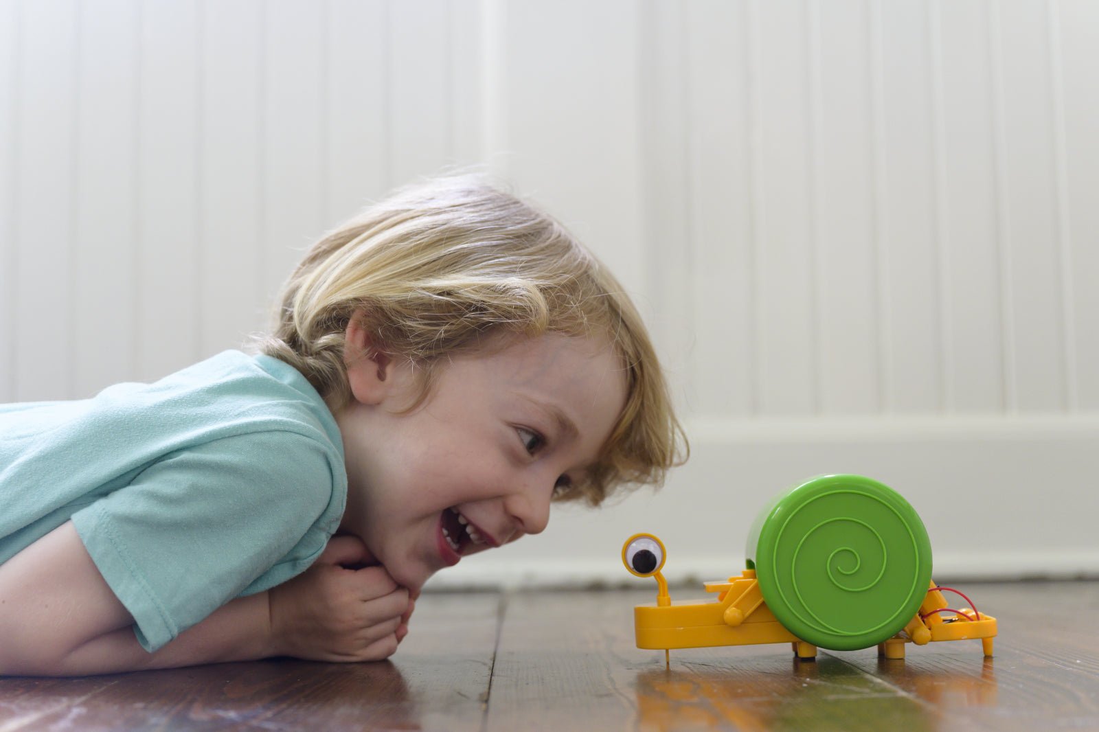 Kit constructie robot - Snail Robot, Kidz Robotix - 4M - Publisol.ro