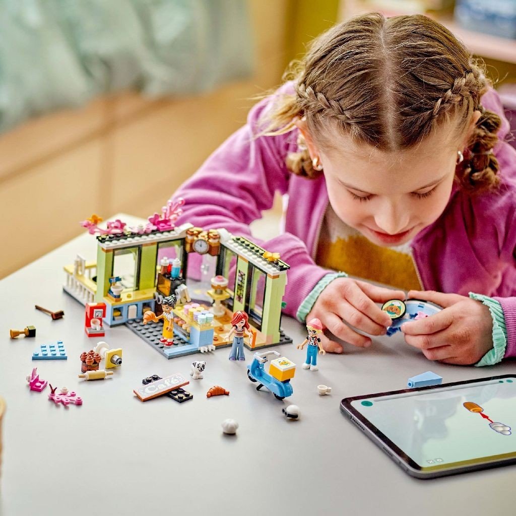 Lego Friends cafenea din orasul Heartlake 42618 - Publisol.ro