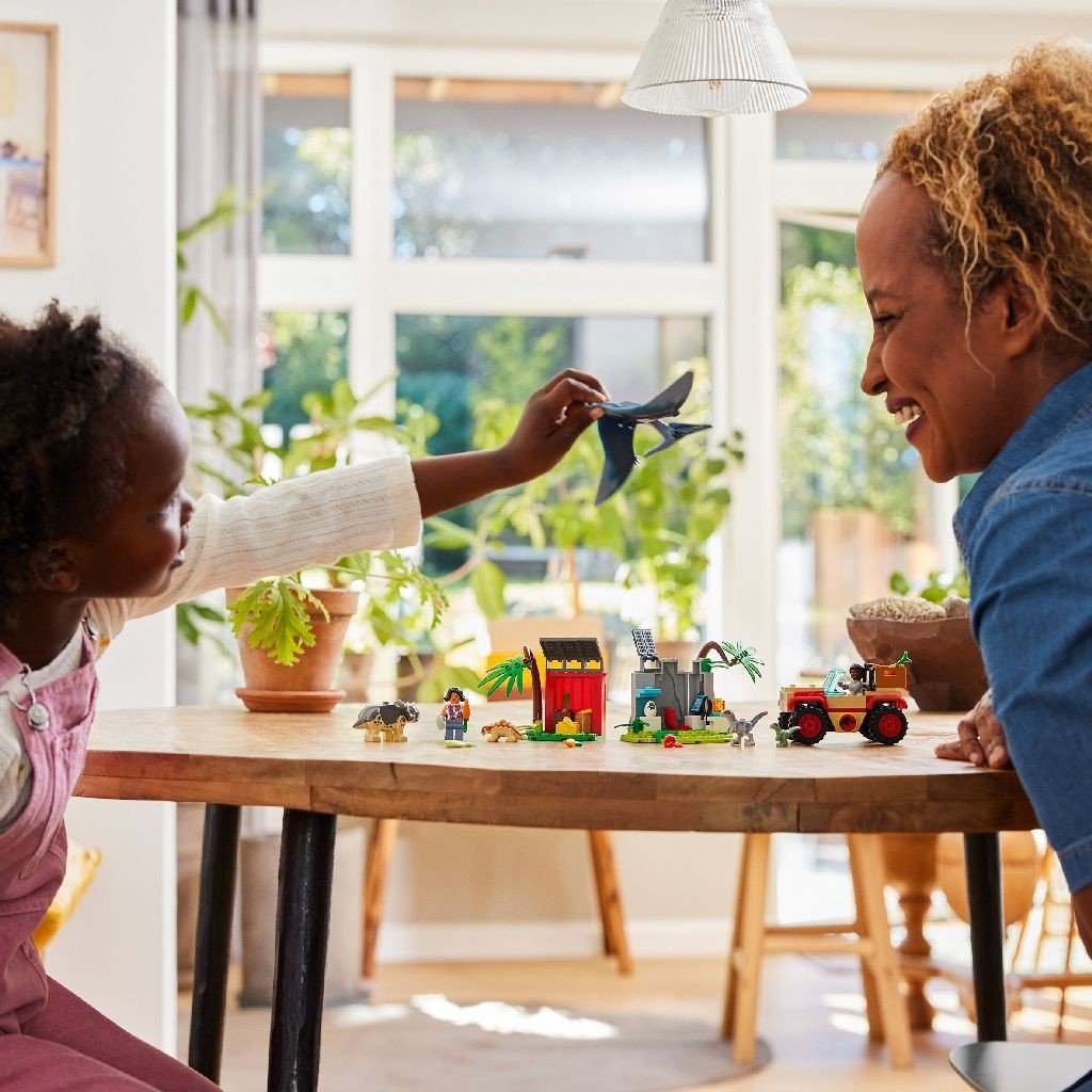 Lego jurassic world 76963 centru de salvare pentru pui de dinozaur, LEGO - Publisol.ro