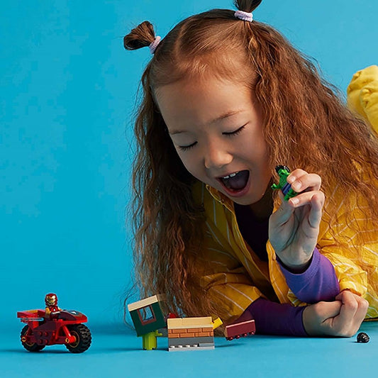 Lego Marvel Iron Man cu motocicleta si Hulk 76287 - Publisol.ro