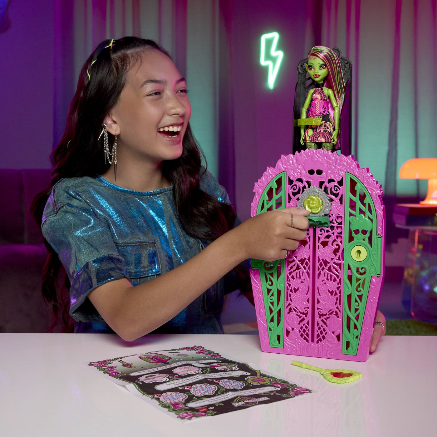 Monster high gradina de la miezul noptii papusa Cenus Mcflytrap - Publisol.ro