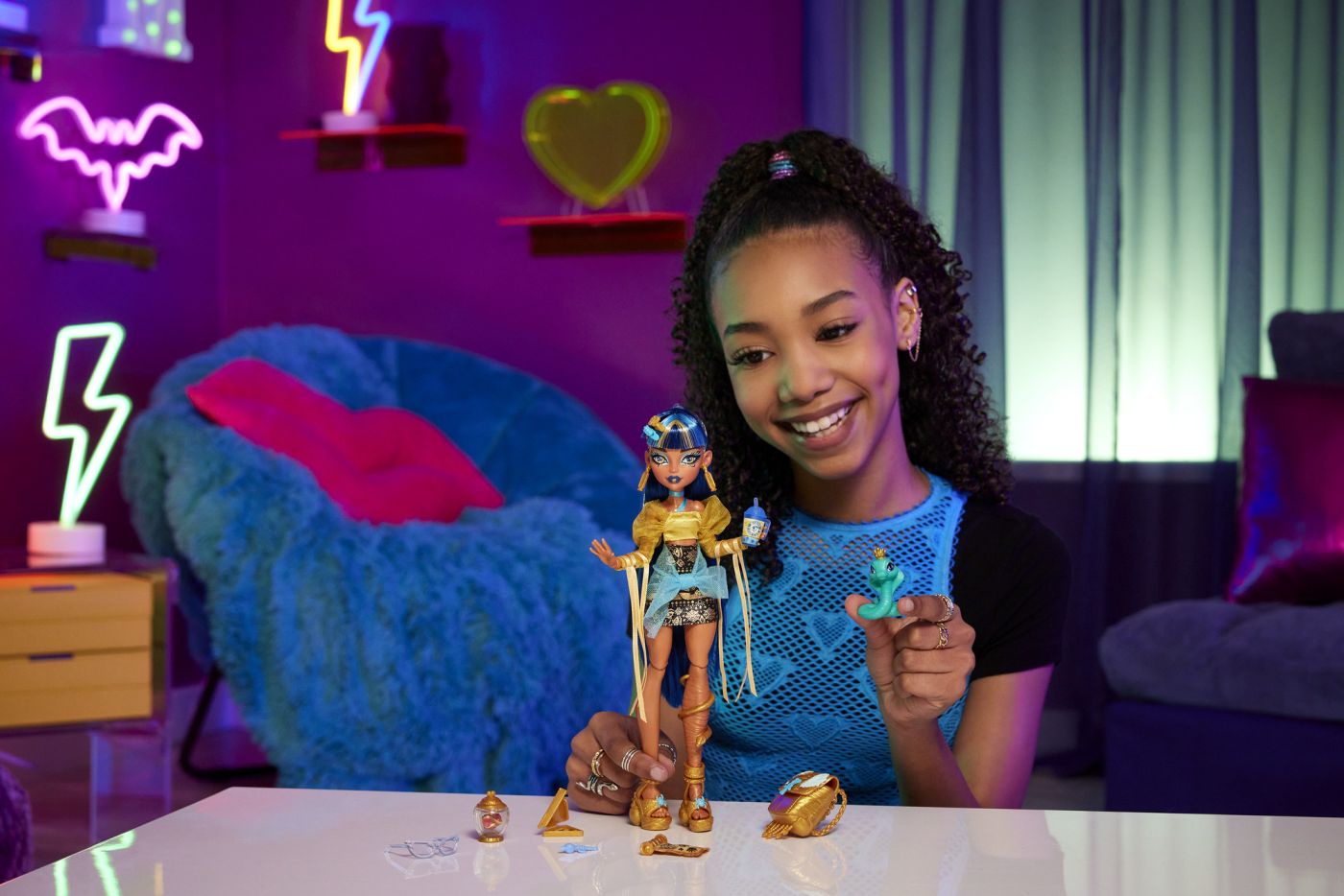 Monster high papusa Cleo Denile si Cobra Hissette - Publisol.ro