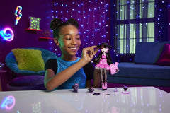 Monster high papusa draculaura si animalutul Count Fabulous - Publisol.ro