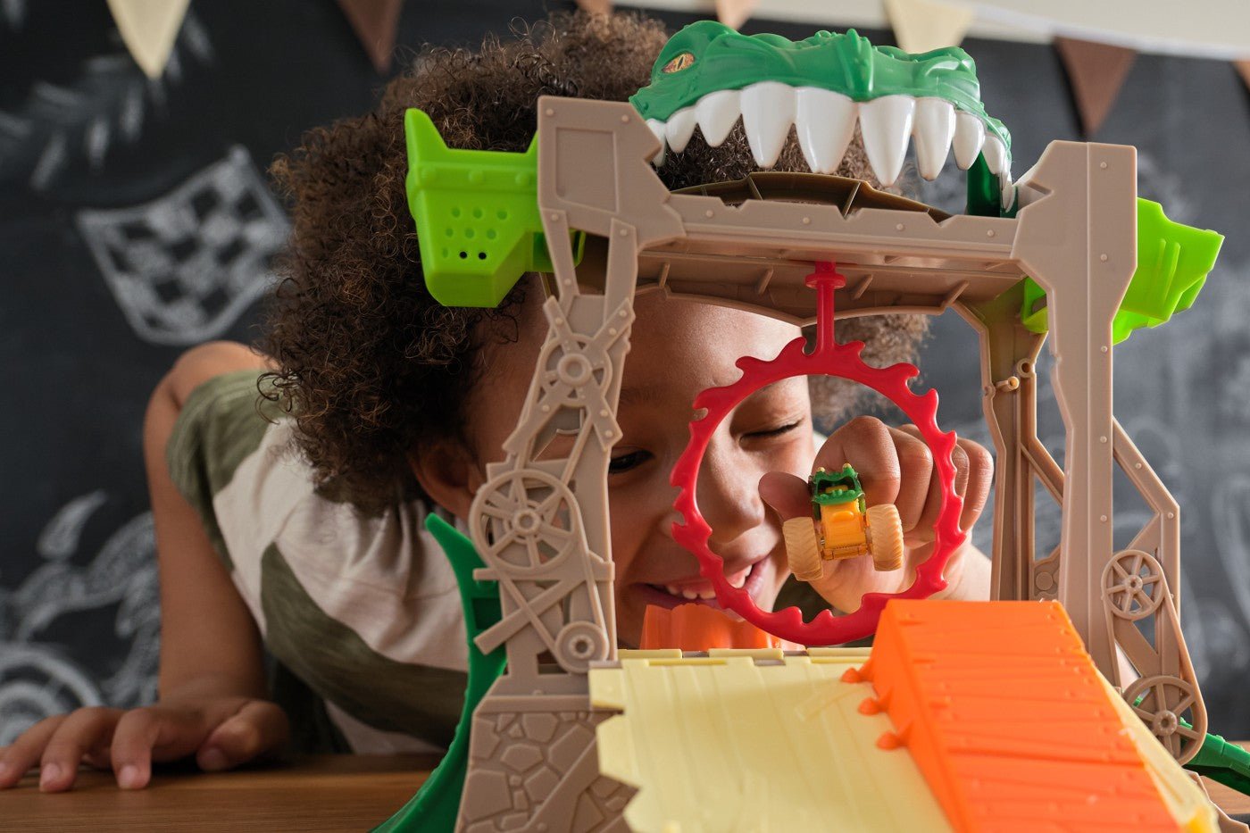 Monster jam set Dragon Dungeon of Doom - Publisol.ro