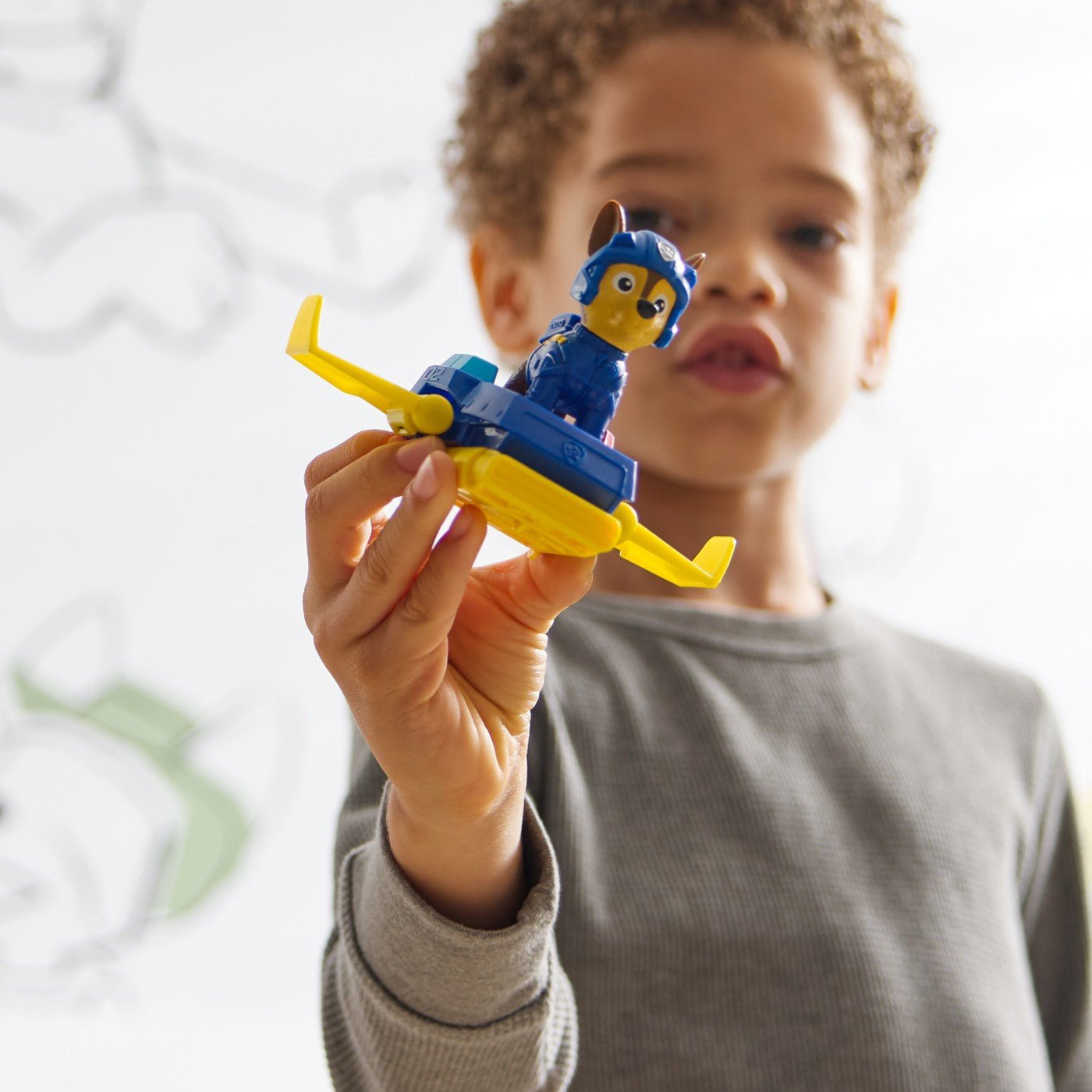 Patrula catelusilor action pups set vehicul de salvare hoverboard si figurina Chase 5 cm - Publisol.ro