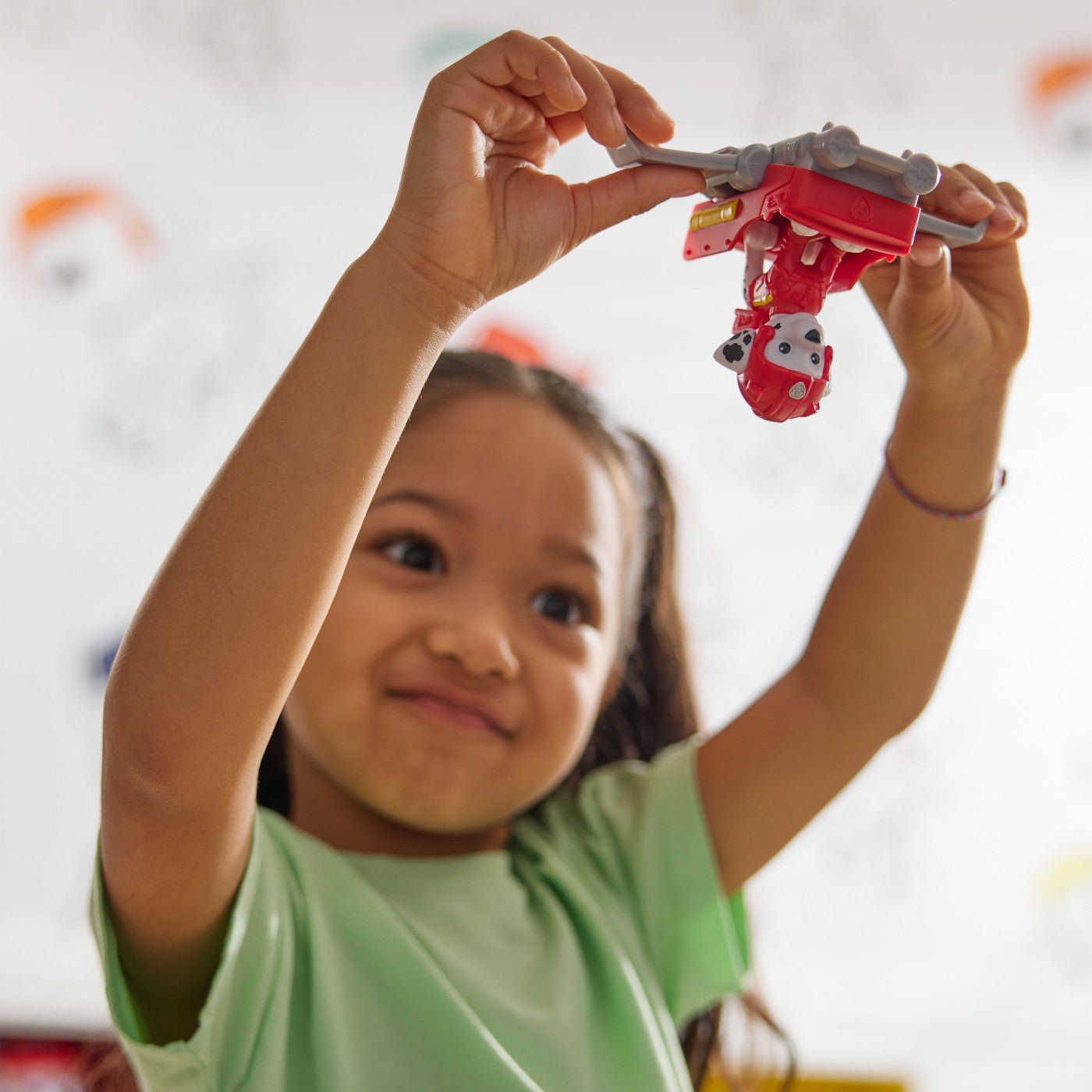 Patrula catelusilor action pups set vehicul de salvare hoverboard si figurina Marshall 5 cm - Publisol.ro