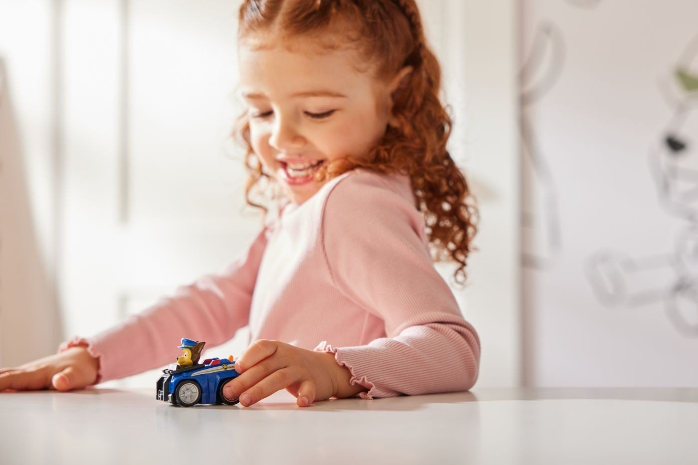 Patrula catelusilor pup squad racers vehicul cu figurina Shase - Publisol.ro