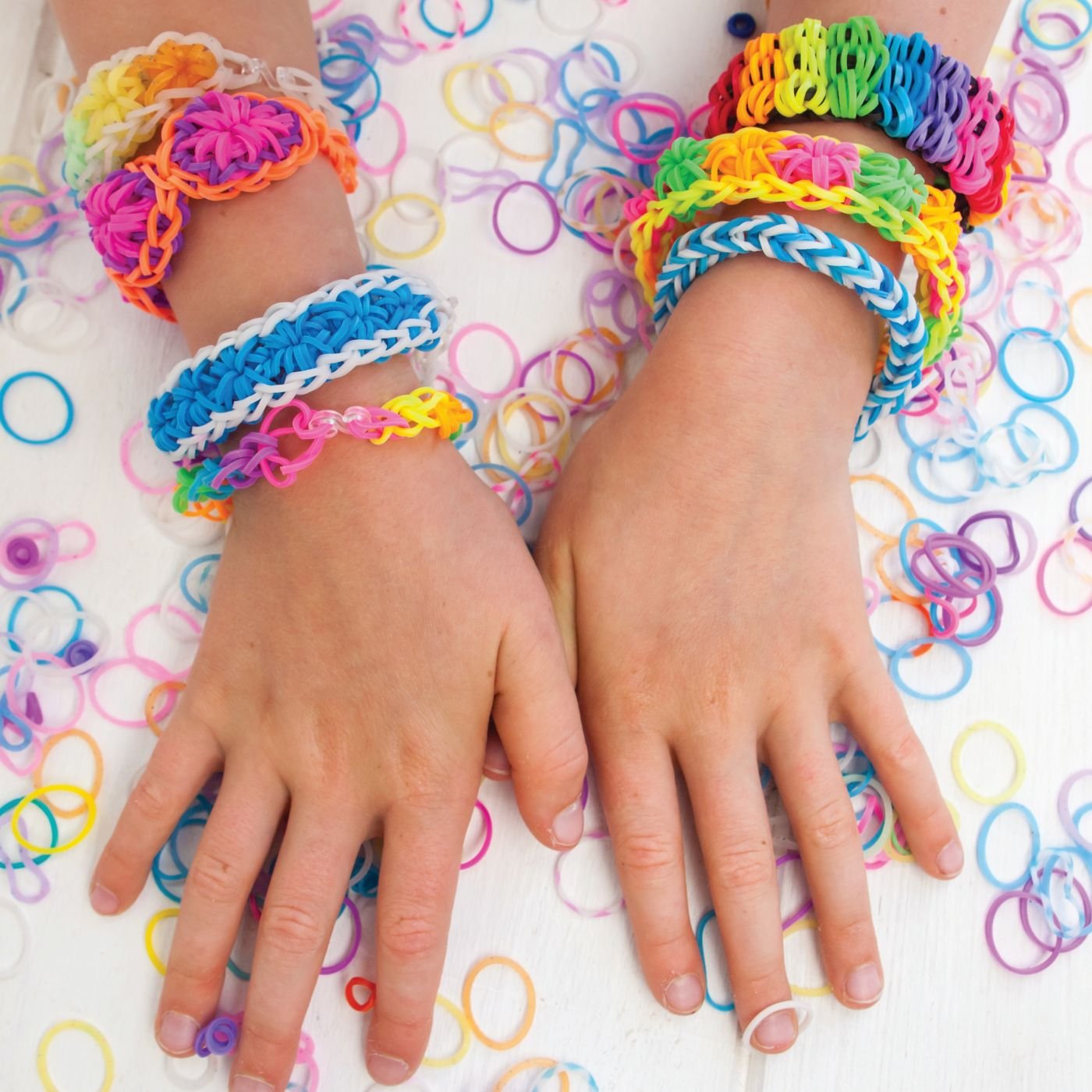 Plexi flexi gherghef pentru impletit cu 800 elastice din cauciuc si 15 accesorii - Publisol.ro