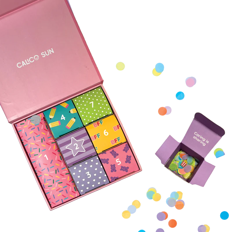 Set cadou bratara si charmuri - Calendar pentru sarbatorit evenimente - Oh Happy Day - Ooly - Publisol.ro