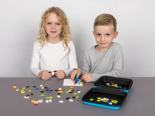 Set constructie Plus - Plus, 100 piese, portabil, in geanta cu fermoar - Plus Plus - Publisol.ro