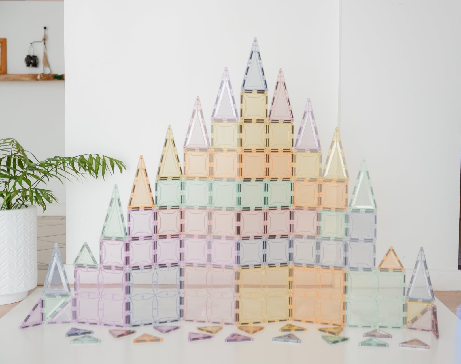 Set magnetic Magblox - 102 piese magnetice de constructie PASTEL transparente - Magblox - Publisol.ro