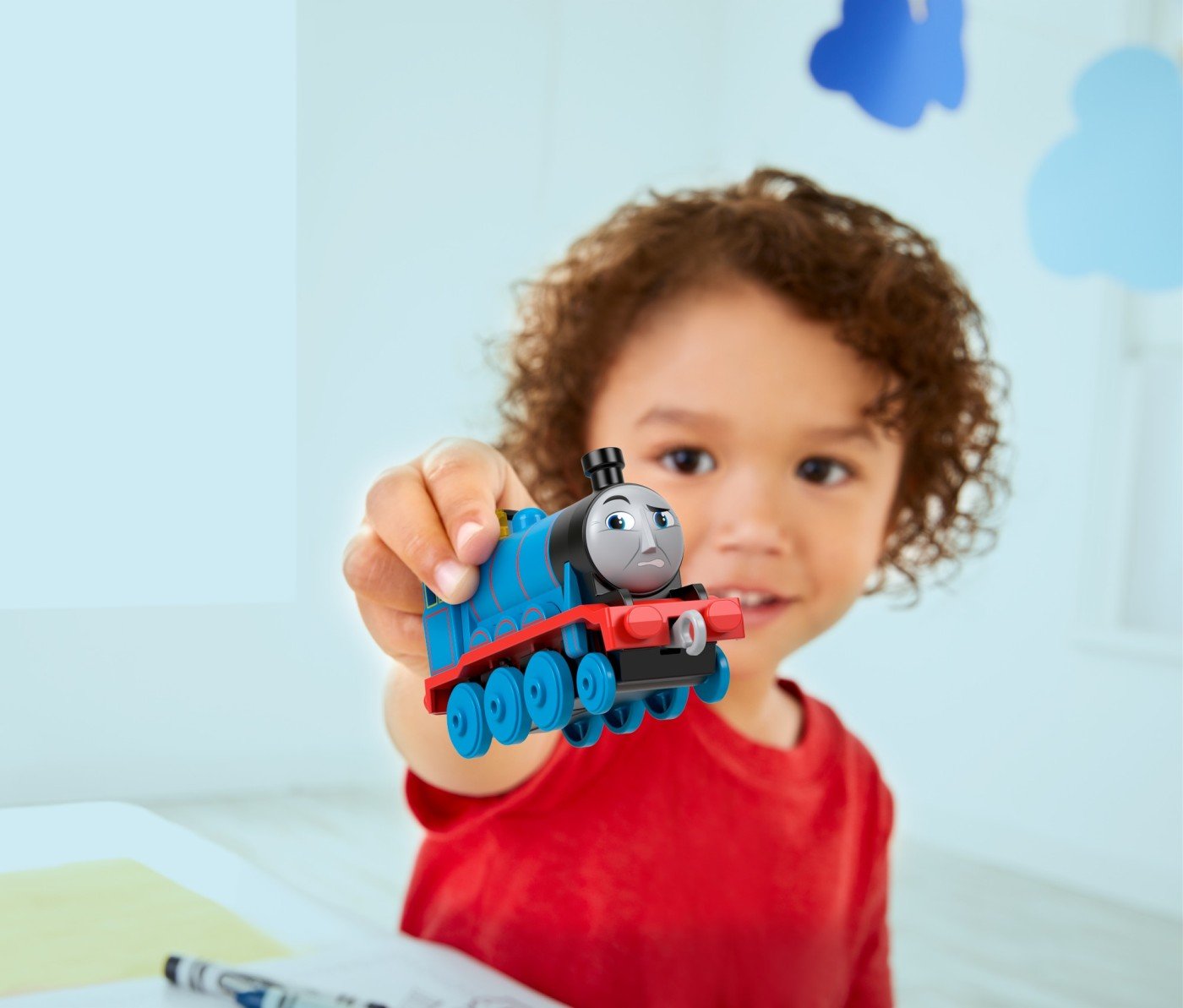 Thomas set de joaca cu locomotiva push along gordon si accesorii - Publisol.ro