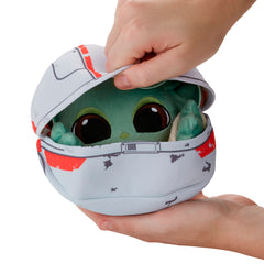 Star wars baby Yoda Mandalorianul se ascunde