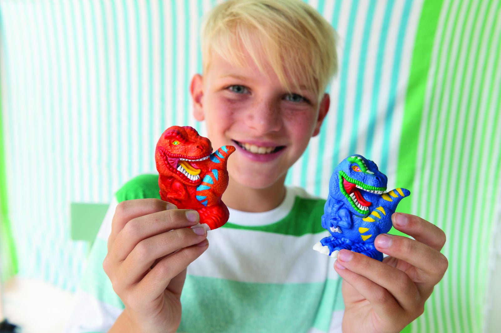 Atelier creativ 3D Modeleaza si picteaza - Dinozaur - 4M - Publisol.ro
