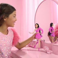 Barbie deluxe style papusa Barbie bruneta cu picior protetic - Publisol.ro