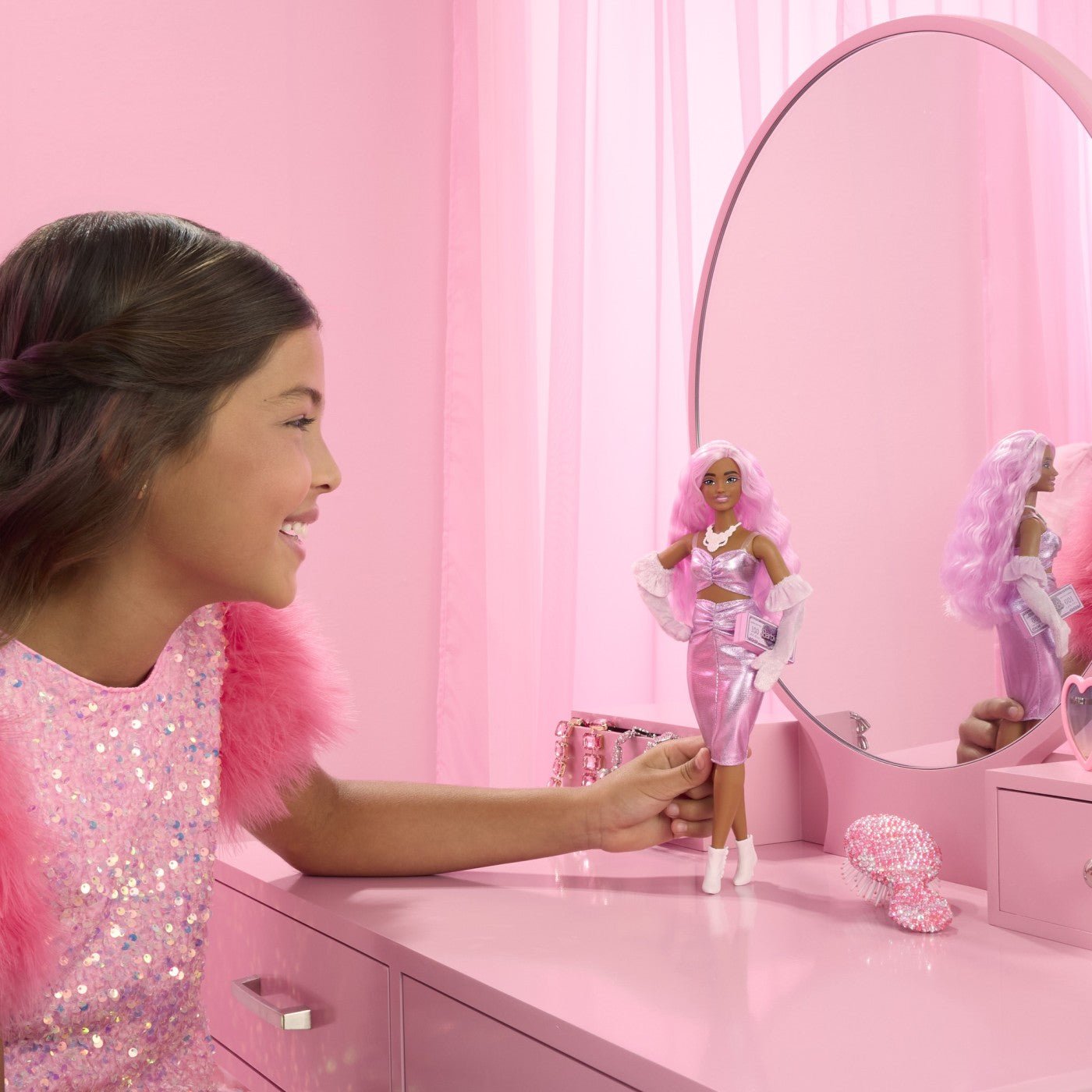 Barbie deluxe style papusa Barbie cu par mov - Publisol.ro