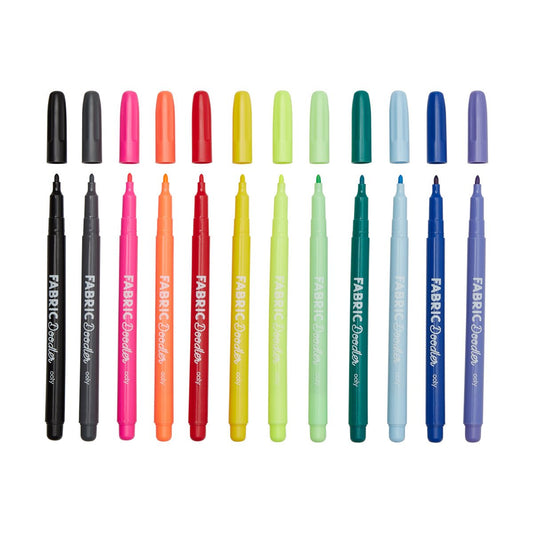 Carioci permanente pentru textile Fabric Doodlers - Set de 12 - Ooly - Publisol.ro