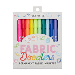 Carioci permanente pentru textile Fabric Doodlers - Set de 12 - Ooly - Publisol.ro