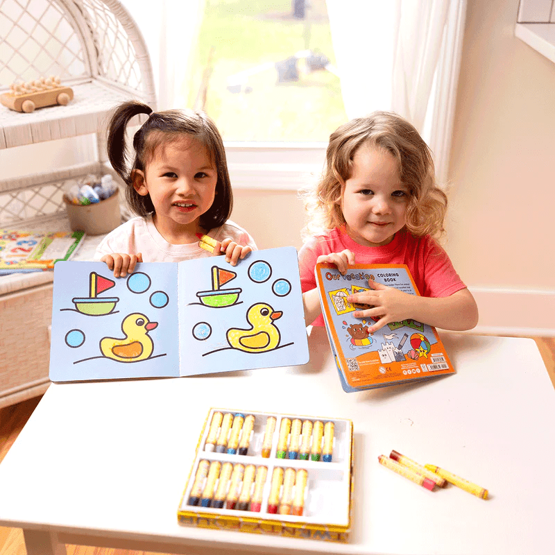 Carte de colorat cu contur reliefat - Our Vacation - Ooly - Publisol.ro