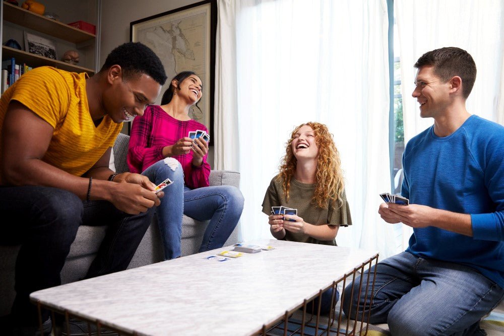 Carti de joc uno dos - Publisol.ro