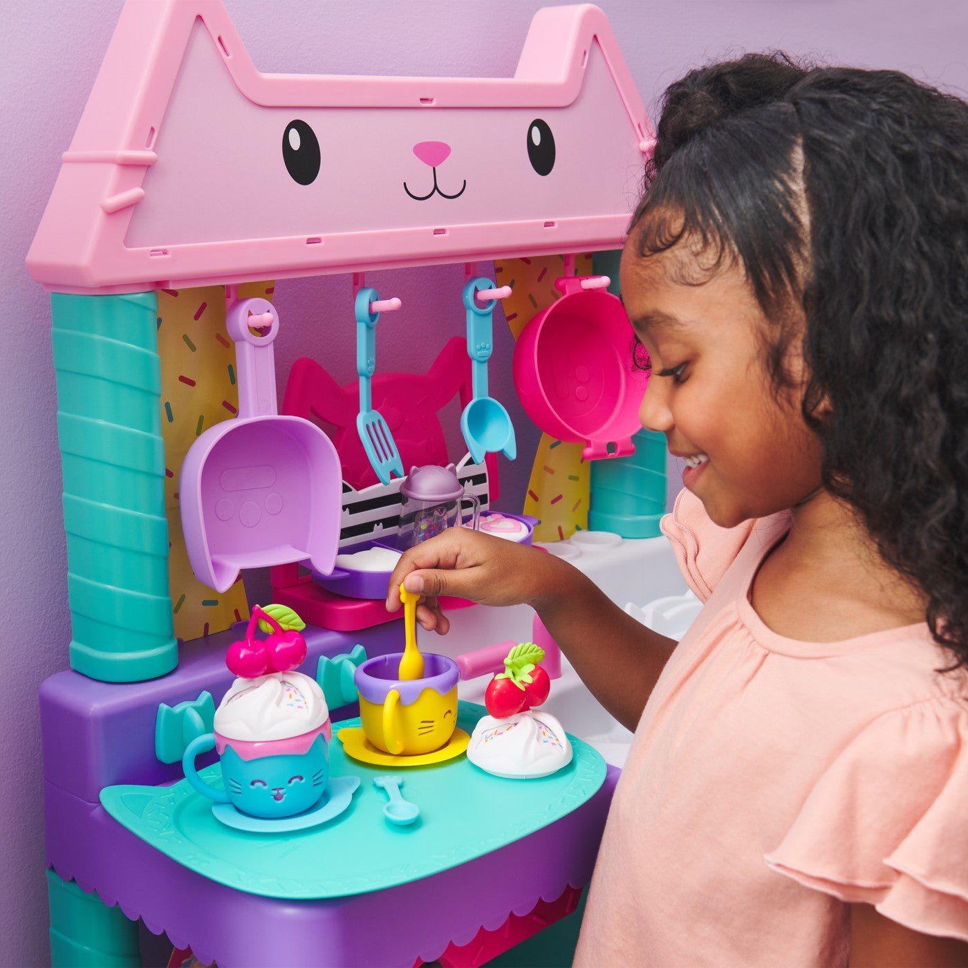 Gabbys dollhouse set pentru prajituri, Spin Master - Publisol.ro