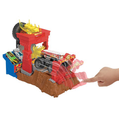 Hot Wheels monster trucks entry challenge arena smashers provocarea fire crash - Publisol.ro
