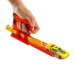 Hot wheels set lansator portabil rosu si masinuta, Mattel - Publisol.ro