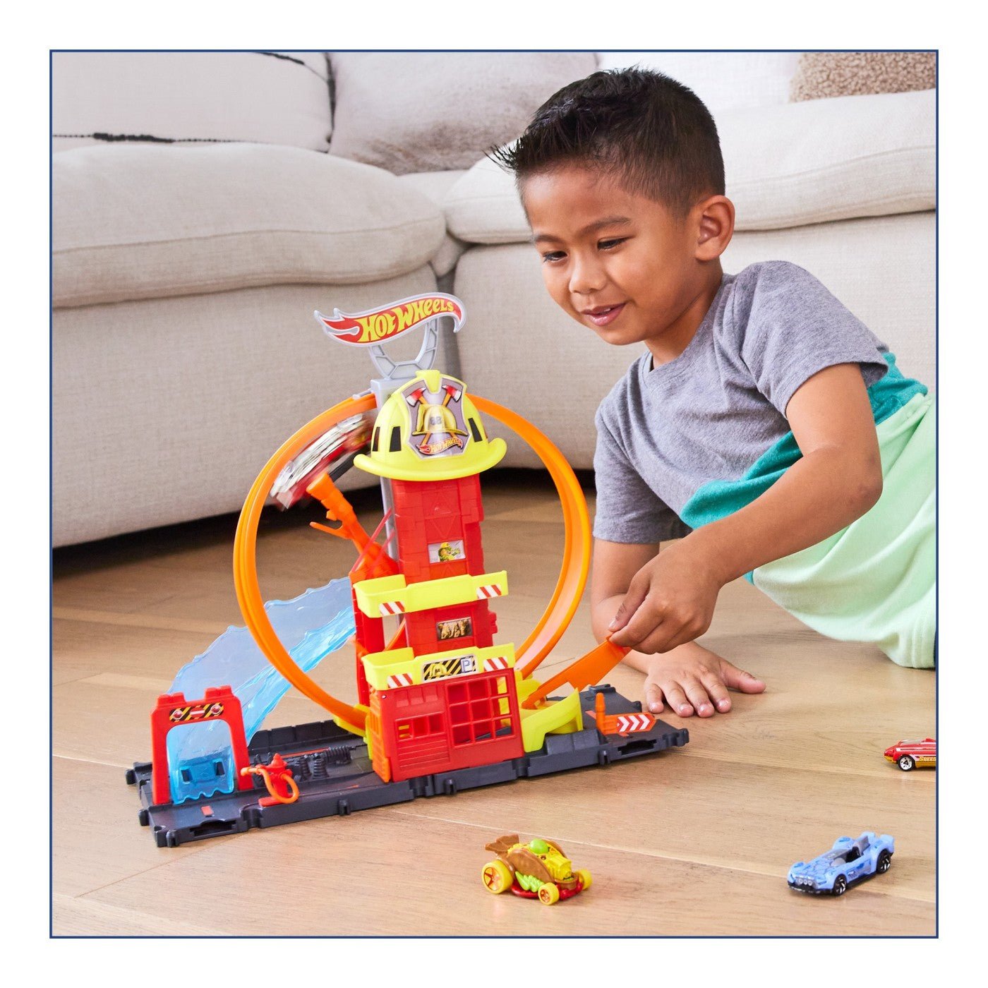 Hot Wheels statia de pompieri super loop - Publisol.ro