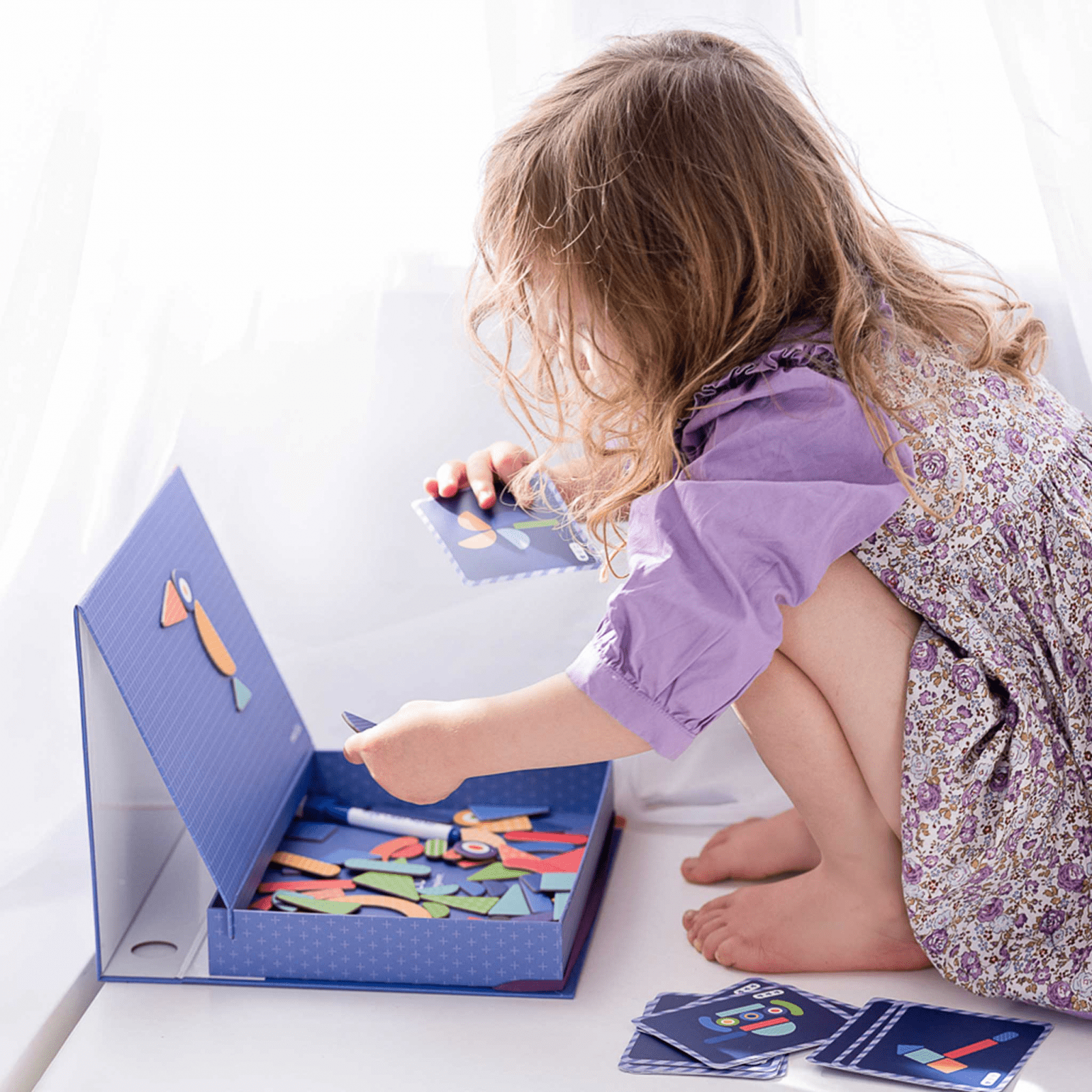 Joc puzzle magnetic de arta si asociere - Forme - mierEdu - Publisol.ro