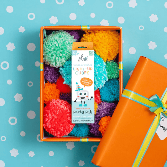 Jucarie senzoriala luminoasa Party - Glo Cube, multicolor - Glo Pals - Publisol.ro