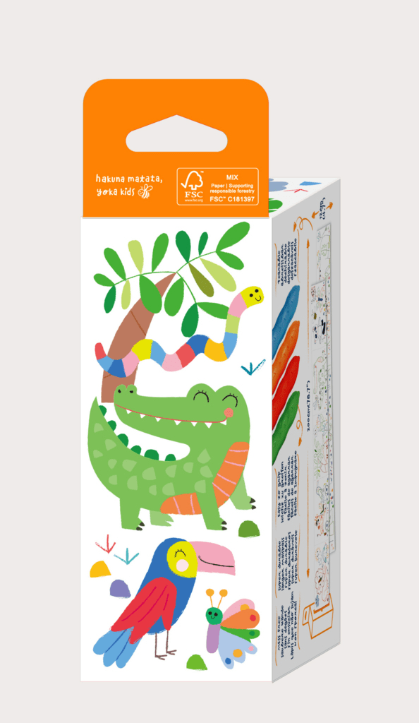 Kit rola de desenat - 2 m, include stickere si 4 creioane colorate cerate, Safari - Haku Yoka - Avenir - Publisol.ro