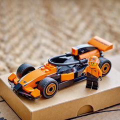 Lego city pilot f1 cu masina de curse mclaren 60442, LEGO - Publisol.ro