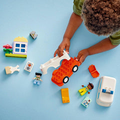 Lego duplo ambulanta si sofer 10447, LEGO - Publisol.ro