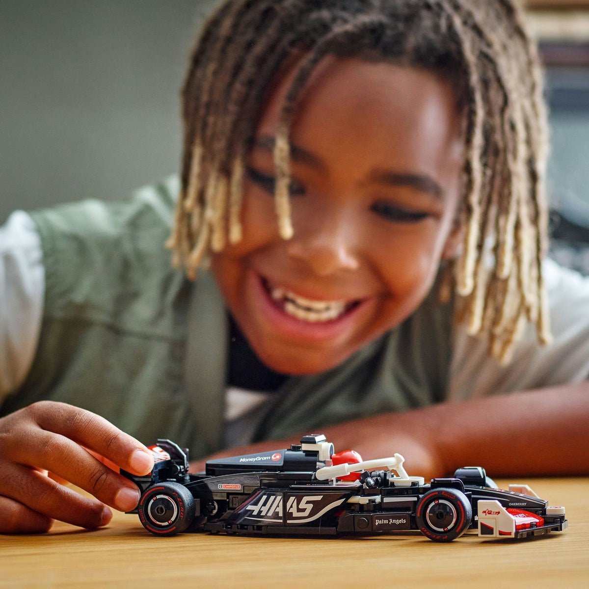 Lego Speed champions masina de curse F1 moneygram haas vf - 24 77250 - Publisol.ro