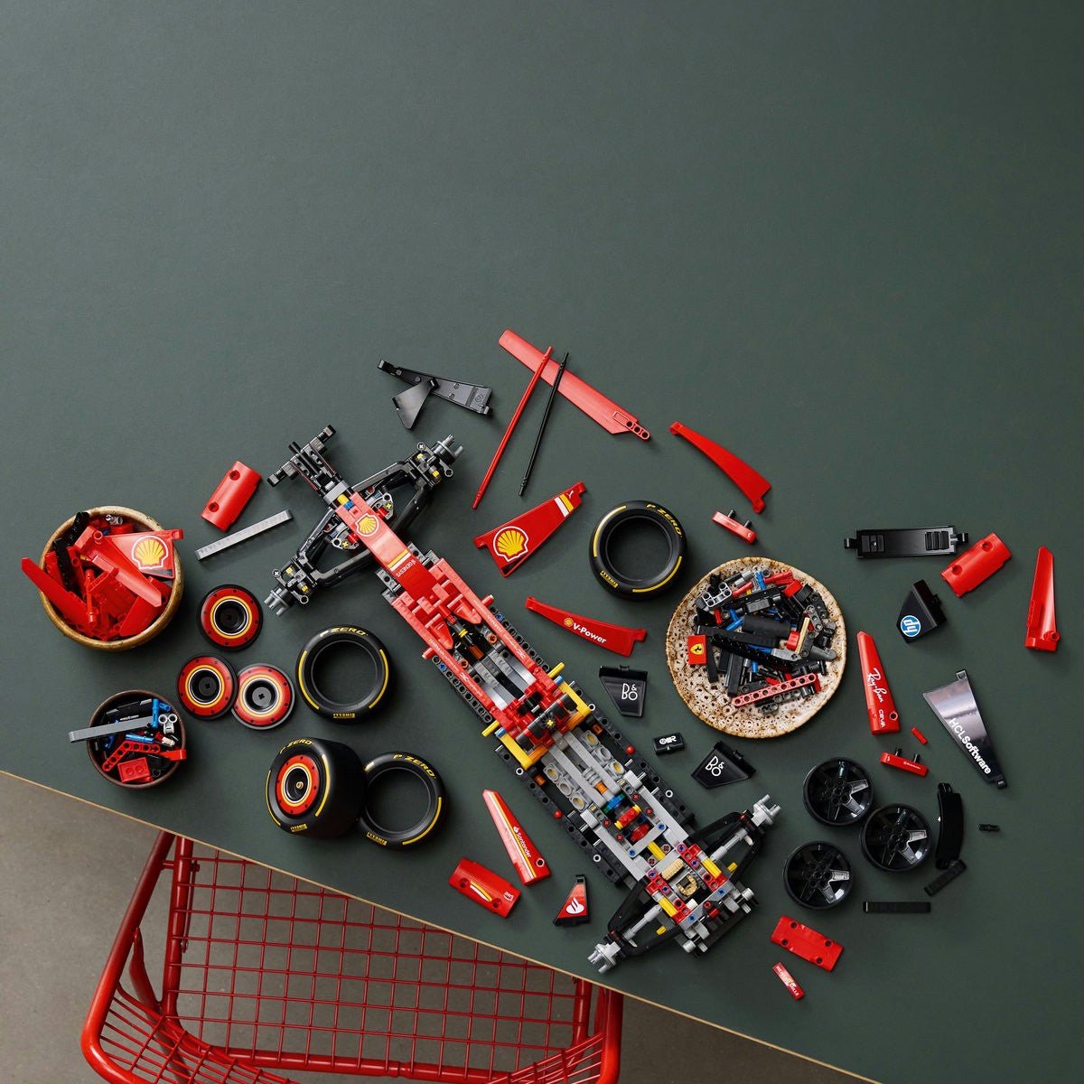 Lego Technic masina F1 Ferrari sf - 24 42207 - Publisol.ro