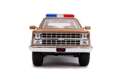 Macheta metalica 1980 chevy police k5 scara 1 la 24, Simba - Publisol.ro