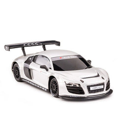 Masinuta metalica audi r8 argintie scara 1 la 24, Rastar - Publisol.ro