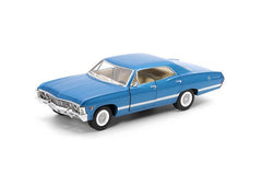 Masinuta metalica chevrolet impala 1967 13cm scara 1 la 43, KINSMART - Publisol.ro