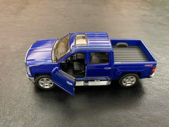 Masinuta metalica chevrolet silverado 13cm scara 1 la 46, KINSMART - Publisol.ro