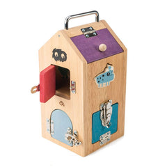 Monstruletii din cutia incuiata, din lemn premium - Monster Lock Box - 8 usi incuiate - Tender Leaf Toys - Publisol.ro